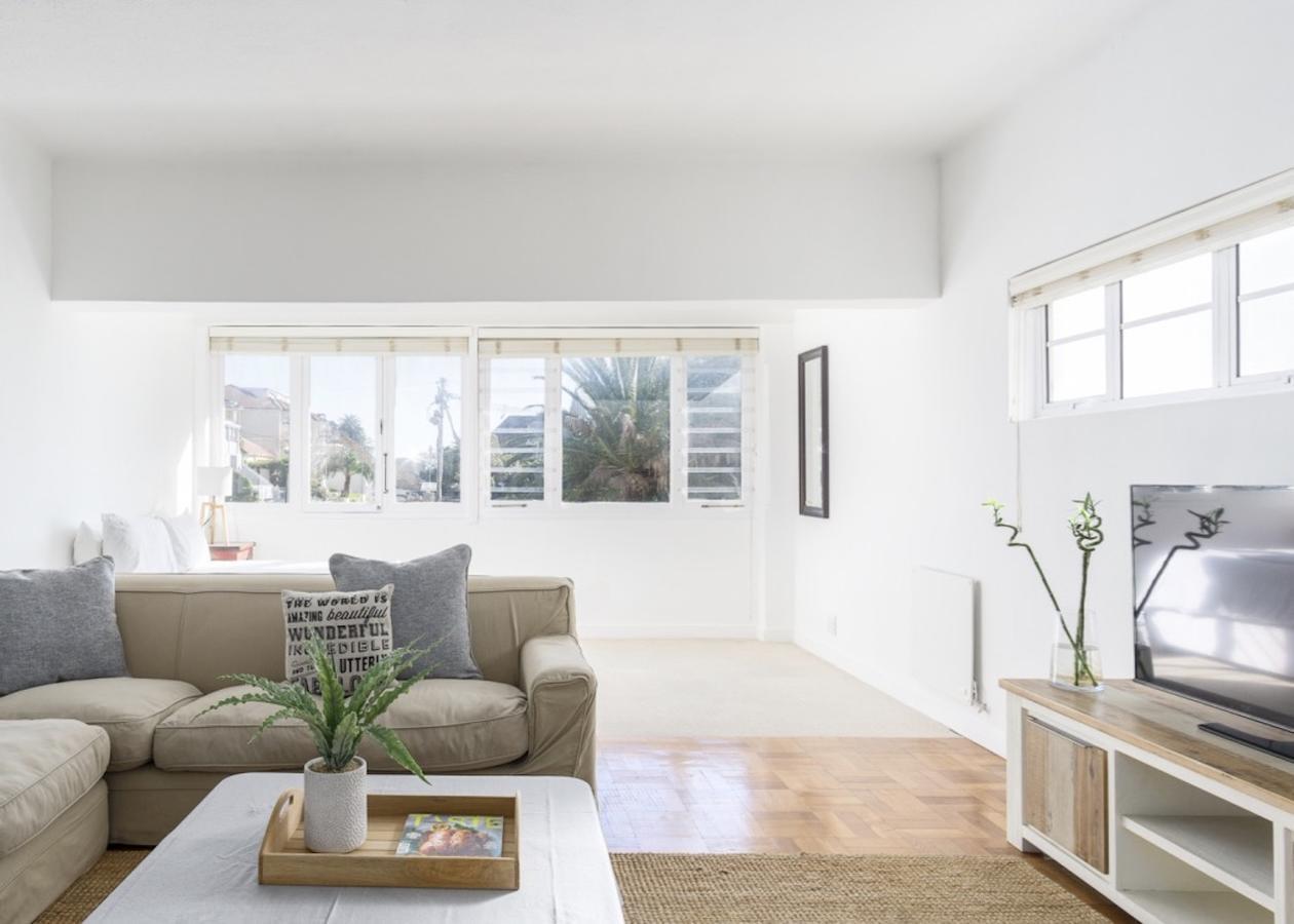 Comfortable Living For A Memorable Stay เคปทาวน์ ภายนอก รูปภาพ